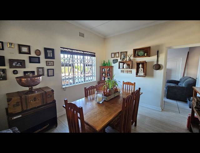 4 BEDROOM HOUSE FOR SALE IN FAIRVIEW